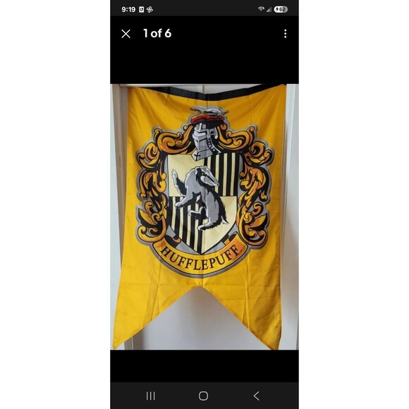 Harry Potter HUFFLEPUFF Hanging Wall Banner‎ Flag 30" X 50" Warner Brothers - Picture 1 of 7